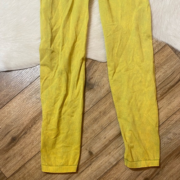 FREE PEOPLE MOVEMENT GOOD KARMA LEGGINGS - SPARKLING CITRUS - Picture 5 of 11